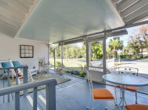 Vintage Mount Dora Cottage w/ Screened Porch!