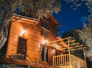 Cottage Four Olives
