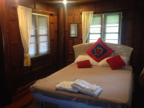Ruen Thai Ampawa Resort