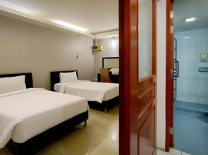 Centric Place Hotel