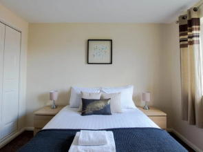 Oaklands House Serviced Apartments