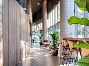 Отель Barcelona Condal Mar Affiliated by Meliá