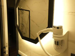 The Pearl Airport Hotel