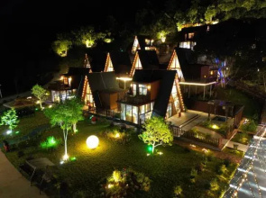 Jiuhe Yunshan Quanju Hot Spring Wooden House B&B