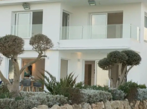 Villa Scarlet