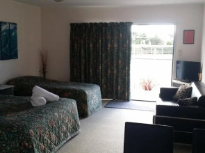 Norfolk Motel & Campervan Park