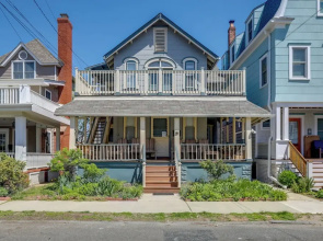 2 Blocks to Beach: Sunny Ocean Grove Apartment