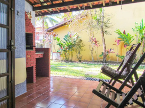 Casa com lazer a 750m da Praia de Massaguacu SP