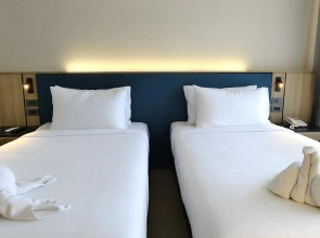 Pooh Beach Resort & Spa