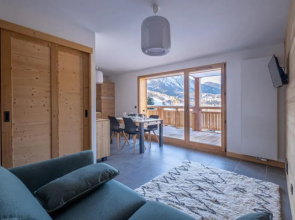 Sumptuous And Bright Apartment In Chalet Style