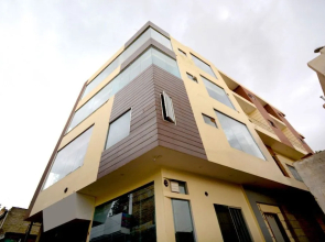 OYO 37809 Hotel Royal Lifestyle