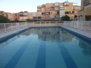 Studio sur le port, climatisation, wifi, piscine, lave-linge
