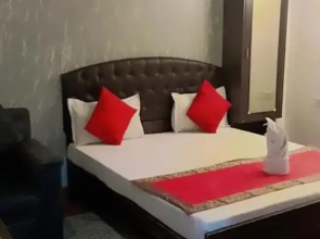 Goroomgo Temple City guest house