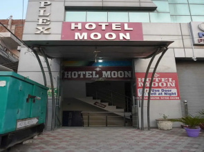 Hotel Moon