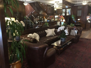 Park Plaza Hotel