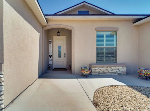 Carlsbad Retreat w/ Fire Pit & Fenced Yard!