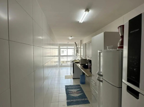 Apartamento 3 Quartos em Frente à Praia do Forte