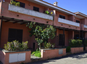 Apartment in Cannigione with garden