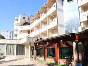 Danis Hotel
