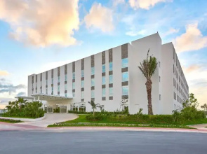 City Express Plus By Marriott Cancun Apto Riviera