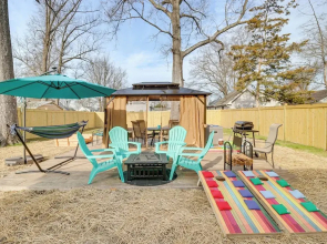 Walk to Bay: Home w/ Fenced Yard in Colonial Beach