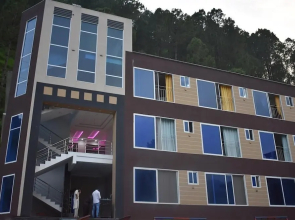 Royal Park Hotel Balakot