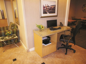 La Quinta Inn & Suites by Wyndham Jackson