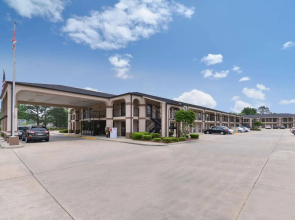 Mockingbird Inn & Suites