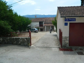 Apartment and Room Darinka