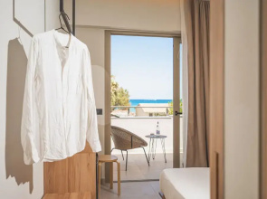 Palm Tree Beach Suites