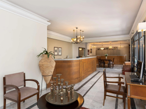 Nami Hotel & Suites