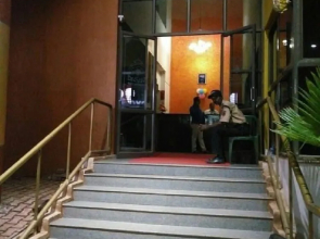 IROOMZ Hotel Trupti International