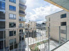 Beautiful Studio w Balcony