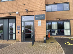 Cosy Exec Base - Entire Apartment - Home away from home by HBN