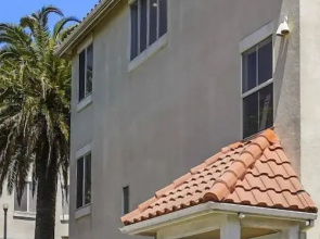 Beautiful 2BR in Silver Terrace