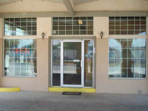 Villa West Inn