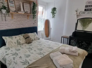 The Hideaway/cottage Feel/patio/central/parking