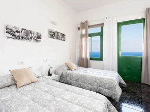 HomeLike Roque de Garachico House