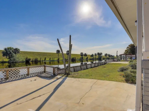 Sun-soaked Okeechobee Retreat w/ Canal Views!