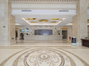 Vienna International Hotel (Xinyang Municipal Government Railway Station)