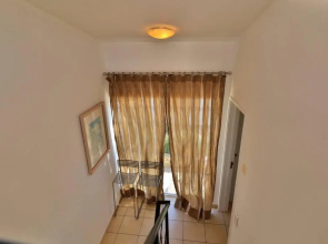 Casa Vale do Lobo 32 - Charming Townhouse AC 2 minutes walk from Beach Praca