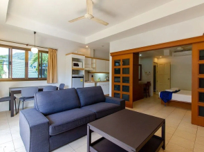 The Club Residence