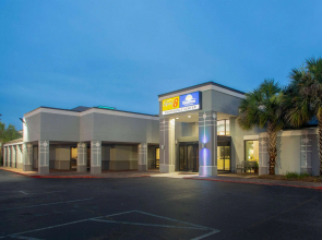 Days Inn by Wyndham Mobile I-65