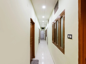 SPOT ON 75671 Hotel Pawan Palace