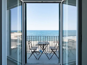 The Sea Outside Apartment 02 by Wonderful Italy