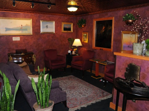 Pike's Waterfront Lodge