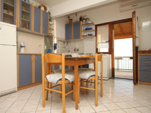 Apartment Kira - 20 M from the beach : A1 Seget Vranjica, Riviera Trogir