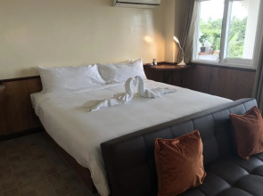 Monkey Beach Dive Resort