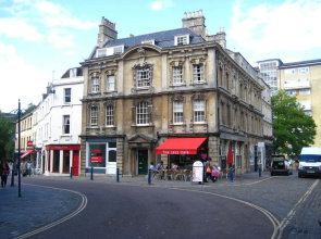 Superior Stays - Rosewell House