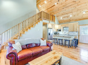 13 Mi to Cashiers: Cabin w/ Wraparound Porch!
